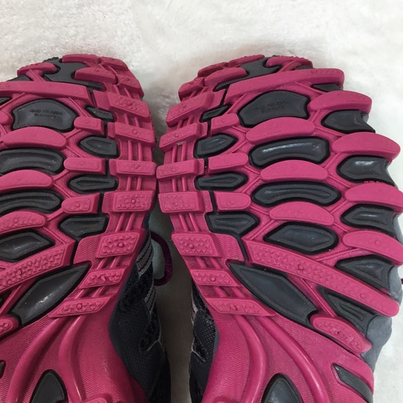 ADIDAS KANADIA WOMENS DARK GRAY AND PINK TRAIL RUNNING SNEAKER 6 - Picture 8 of 8
